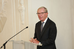 Verleihung des Wolfgang Schüssel Preis an Musikerin Anne Sophie Mutter in der Residenz Salzburg
Mit EU Präsidentin Ursula van der Leyen
Im Bild Wilfried Haslauer
Foto: Franz Neumayr     19.9.2025