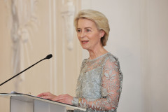 Verleihung des Wolfgang Schüssel Preis an Musikerin Anne Sophie Mutter in der Residenz Salzburg
Mit EU Präsidentin Ursula van der Leyen
Im Bild Ursula van der Leyen
Foto: Franz Neumayr     19.9.2025